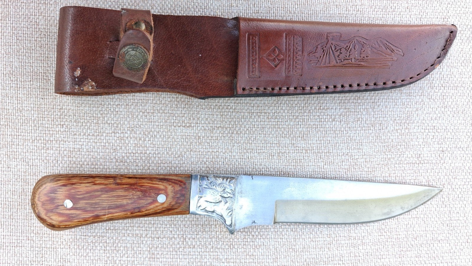 Couteau de chasse avec belle gravure, Collections, Enlèvement ou Envoi