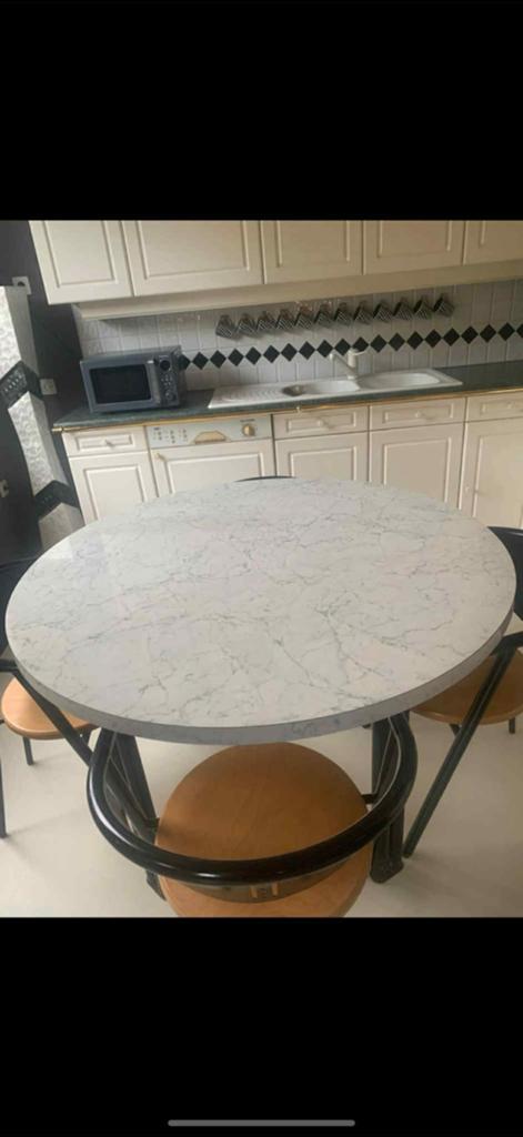 Marmere ronde tafel, Ophalen, Zo goed als nieuw