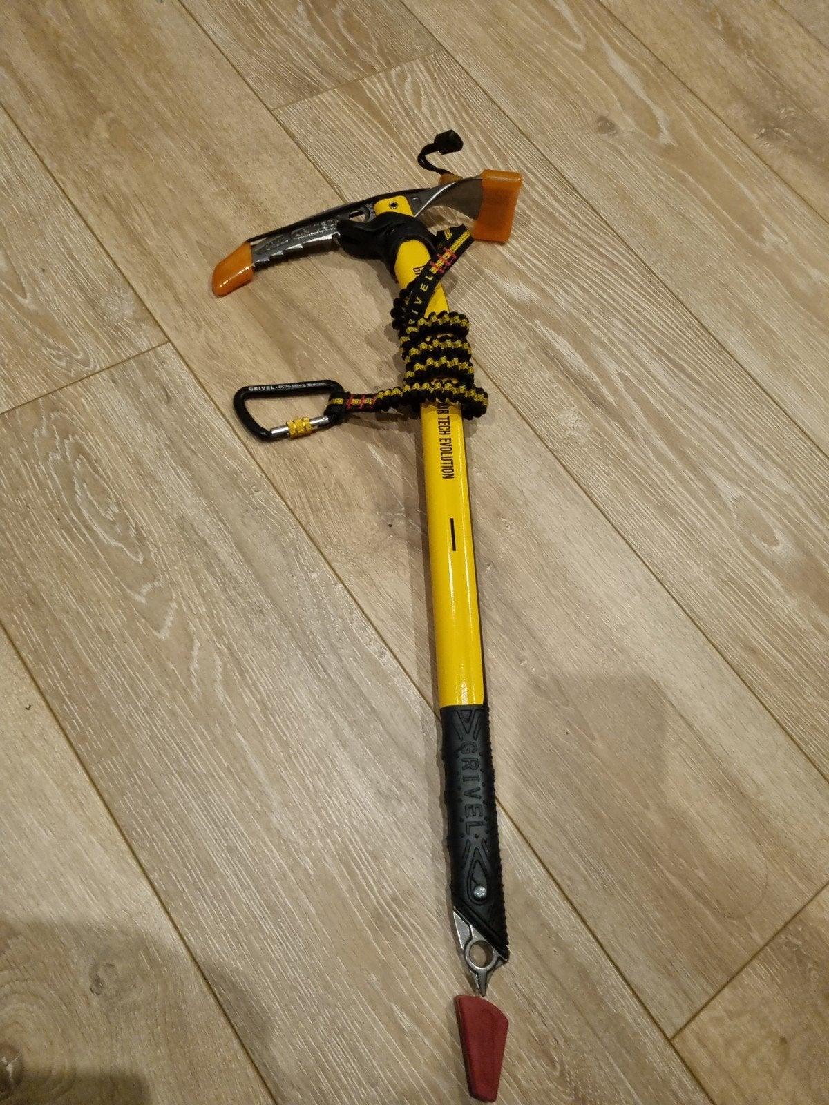 Grivel Air Tech Evo ijsbijl, Ophalen