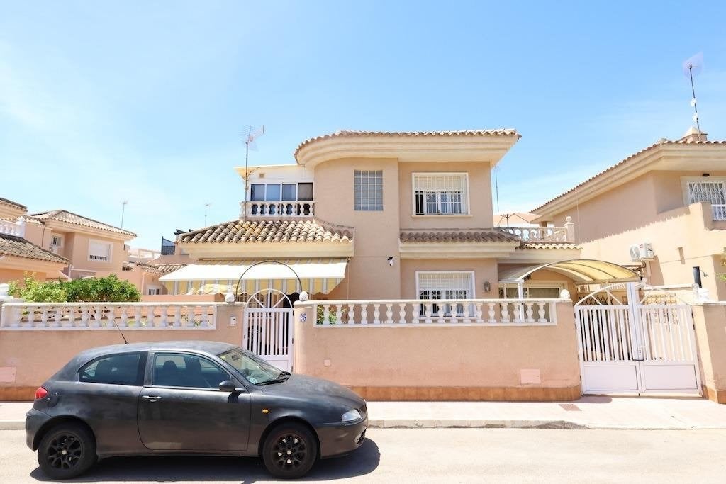 Villa individuelle méditerranéenne à Los Altos, Torrevieja, Immo, Étranger, Maison d'habitation, Los Altos, Torrevieja, 98 m²