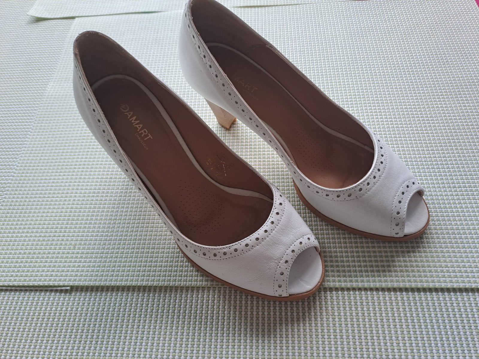 1 x chaussures blanches usées taille 38, damart, Vêtements | Femmes, Enlèvement ou Envoi