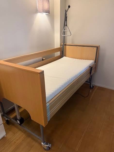 Lit médicalisé électrique, Divers, Enlèvement ou Envoi, Comme neuf