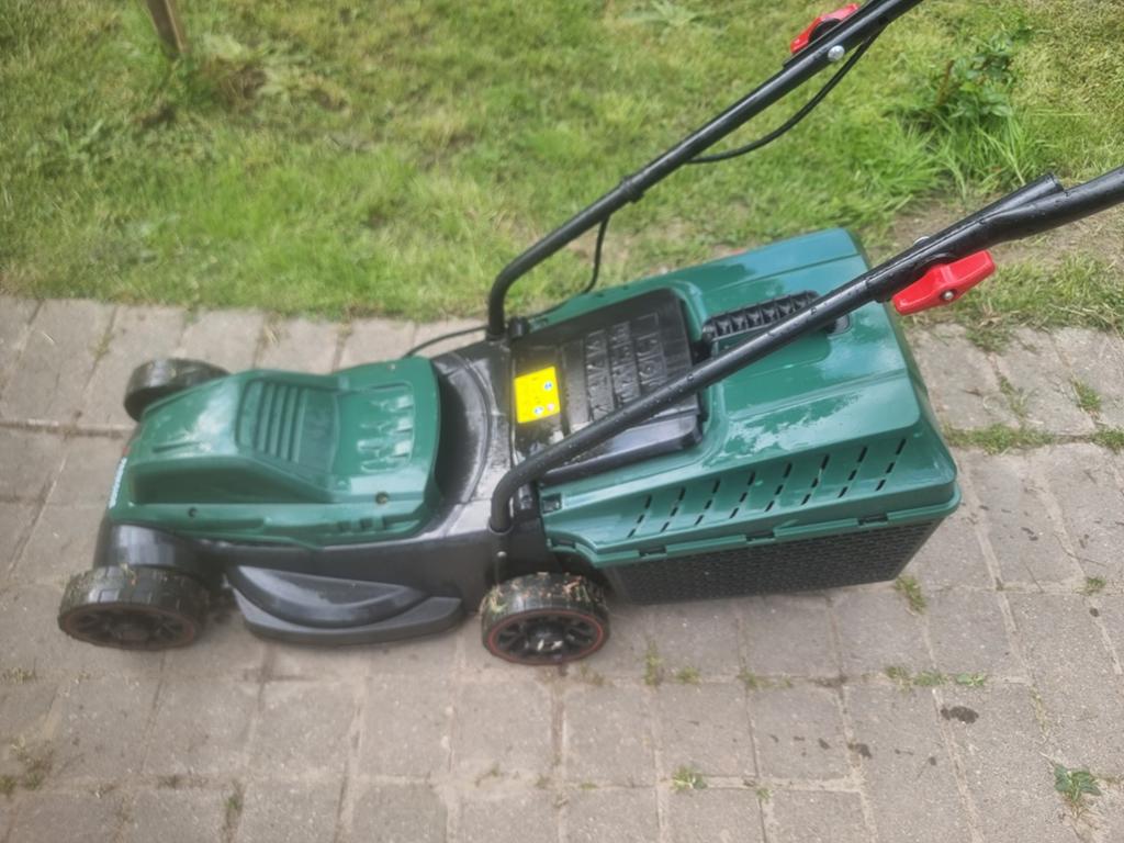 Elec Grasmaaier 32cm breed, Tuin en Terras, Ophalen