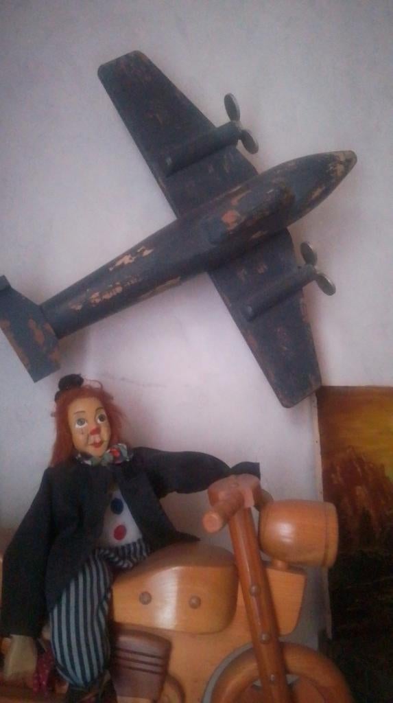 Houten vliegtuig, Ophalen