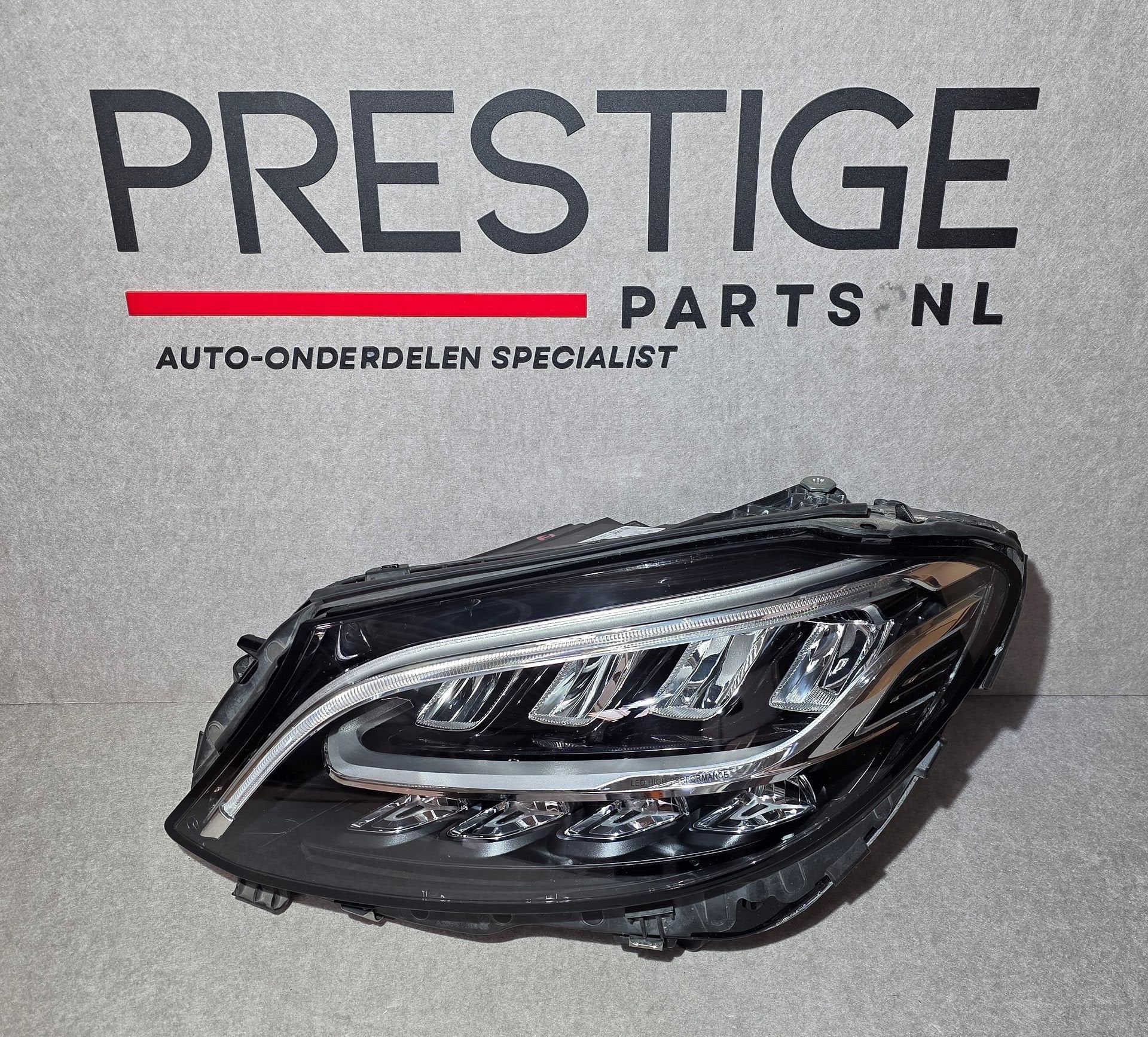 Koplamp C Klasse W205 Facelift VOLL LED Links A2059062106KZ, -, Origine de la pièce connue, Utilisé, -