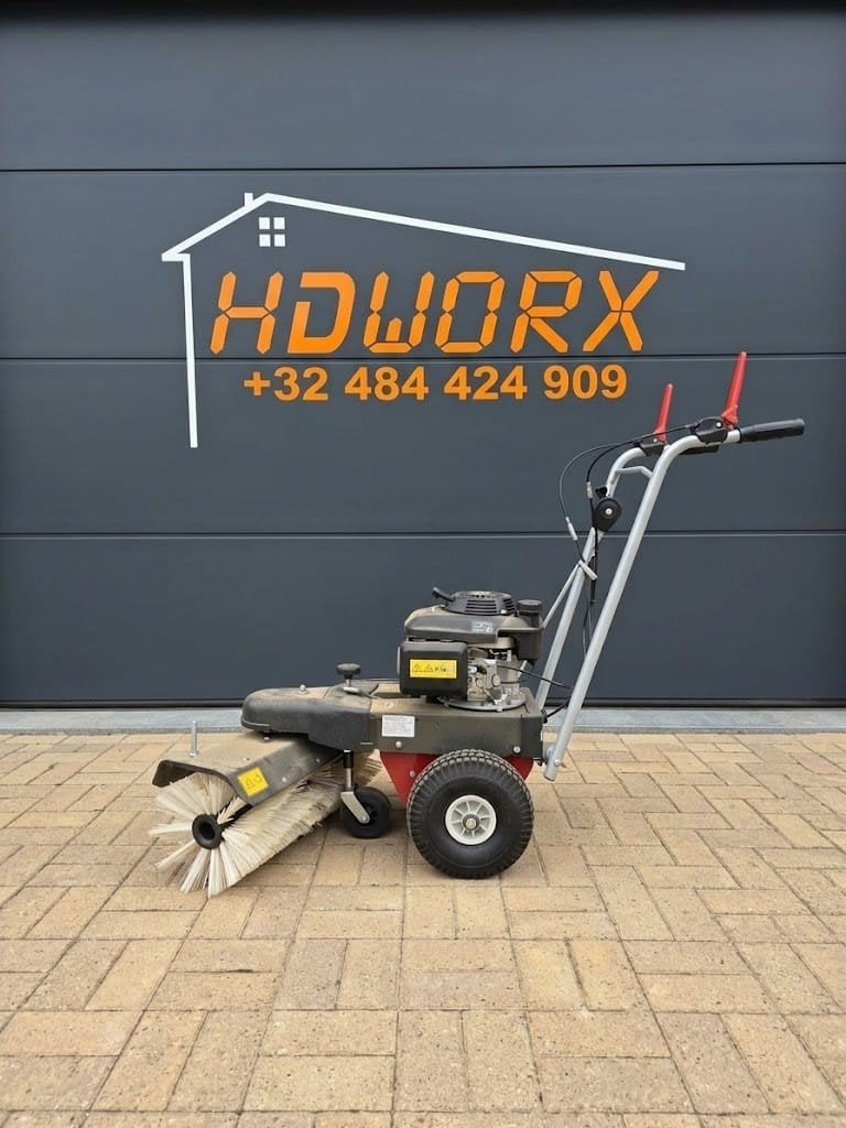 Honda GCV 135 Veegmachine/veegmachine verhuur — Verhuur, Ophalen, Honda, Info@honda.be, Gebruikt