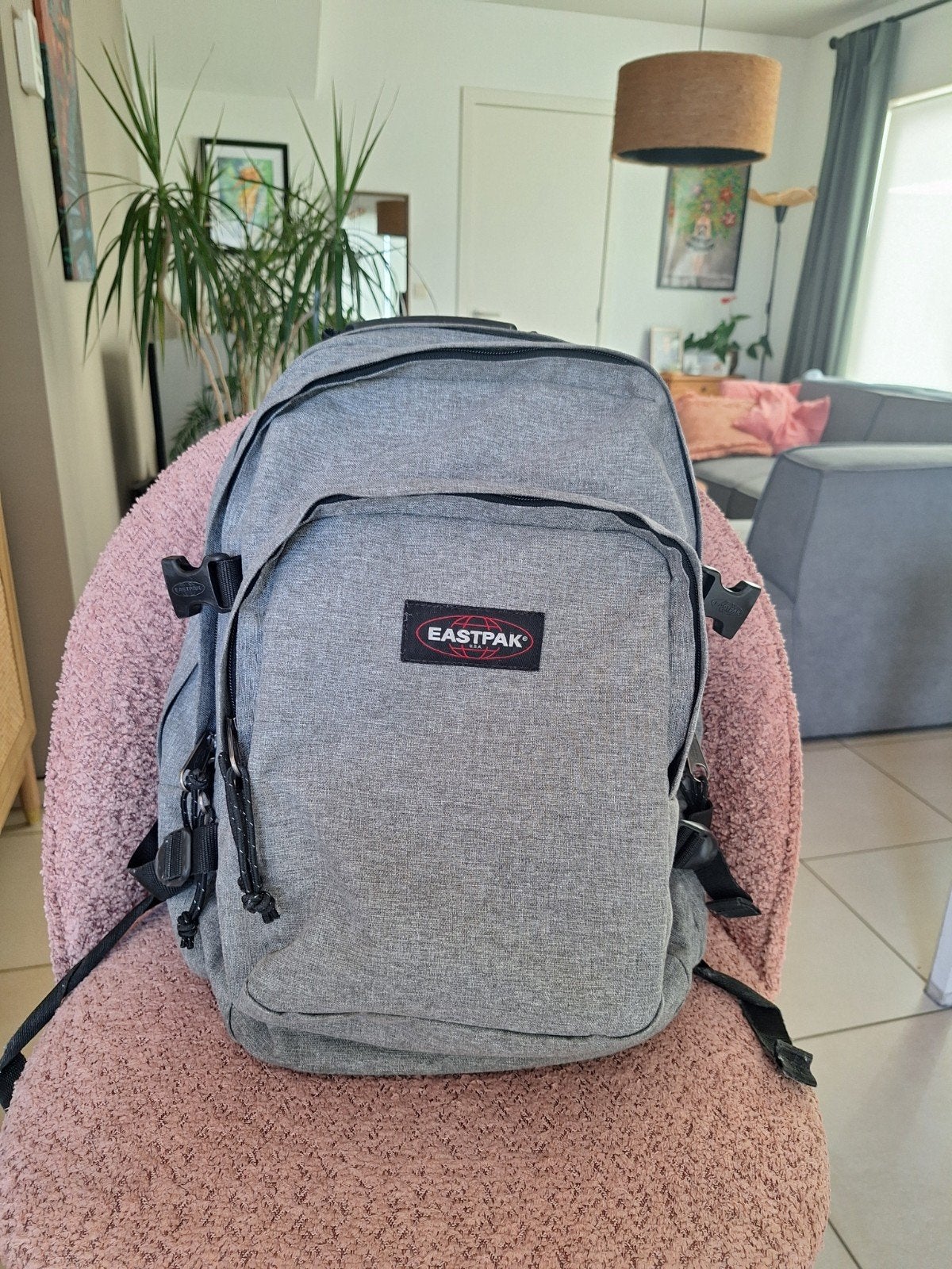 Eastpak rugzak Grijs, Bijoux, Sacs & Beauté, Sacs | Sacs à dos, Enlèvement, Eastpak
