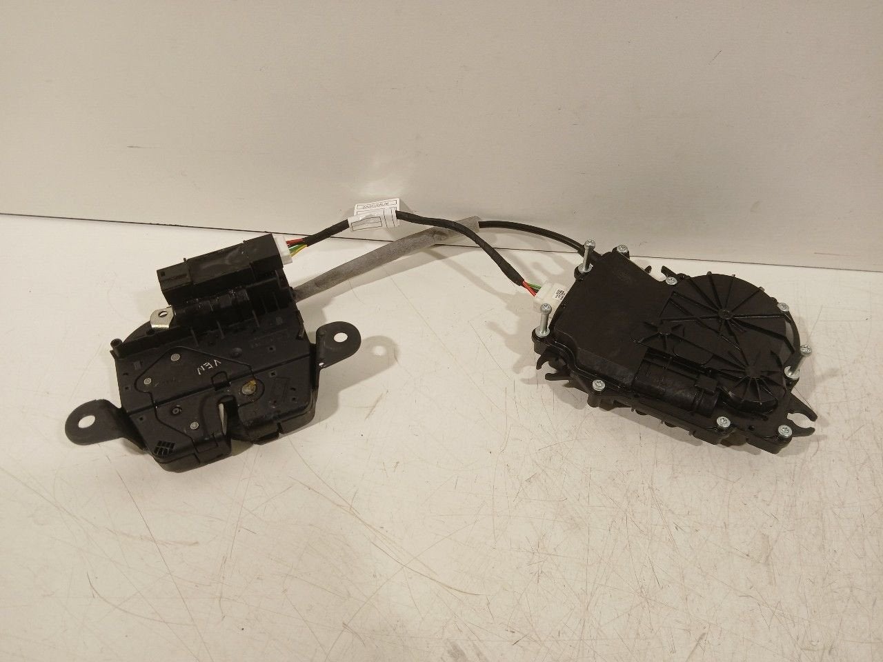 Slot mechaniek kofferdeksel achterklep elektrisch BMW 2 seri, Onderdelen@venauto.nl, Van der Ven Autorecycling B.V., Gebruikt