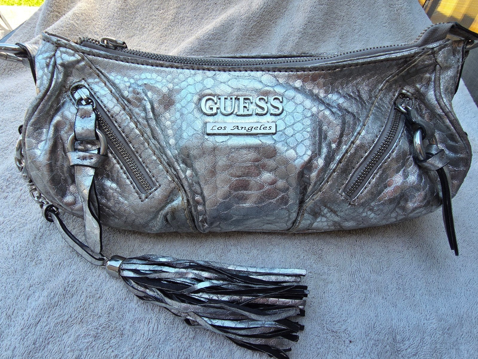 Sac à main vintage Guess, Bijoux, Sacs & Beauté, Sacs | Sacs Femme, Enlèvement ou Envoi, Comme neuf, Gris, Sac à main