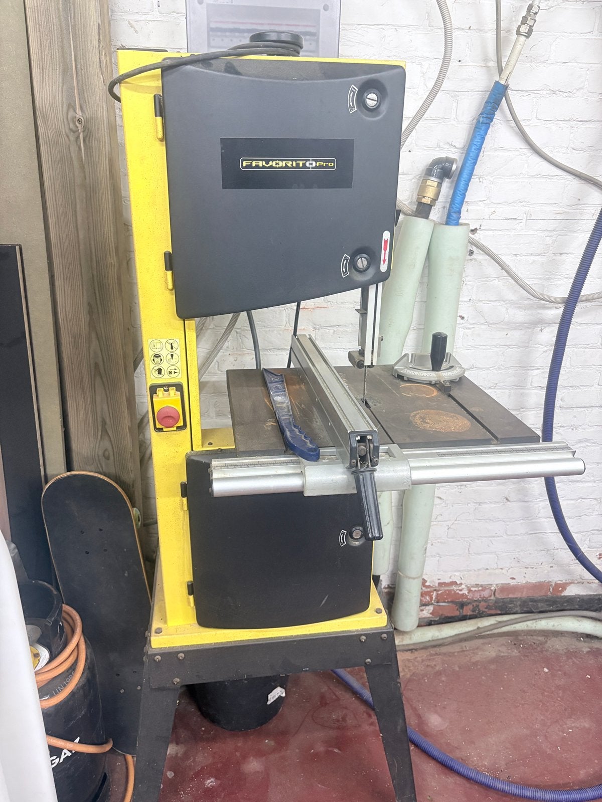 Lintzaag met onderstel 230v met toebehoren, Doe-het-zelf en Bouw, Gereedschap | Zaagmachines, Ophalen, 70 mm of meer, 600 tot 1200 watt