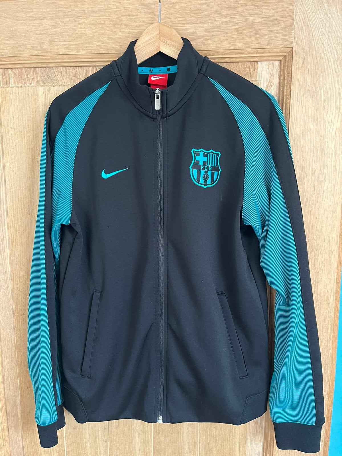 Barcelona trainingsvest, Ophalen, Zo goed als nieuw
