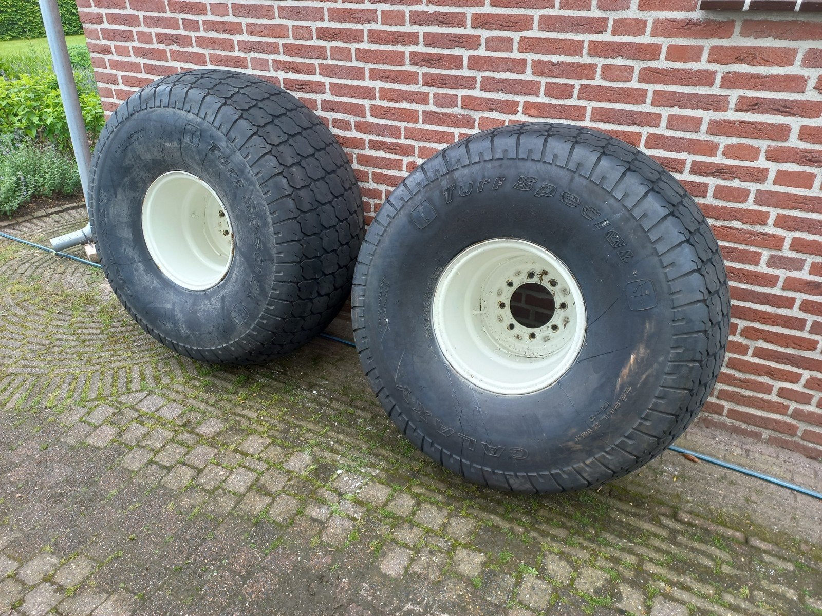 New Holland Boomer gazonbanden set, Zakelijke goederen, Ophalen of Verzenden
