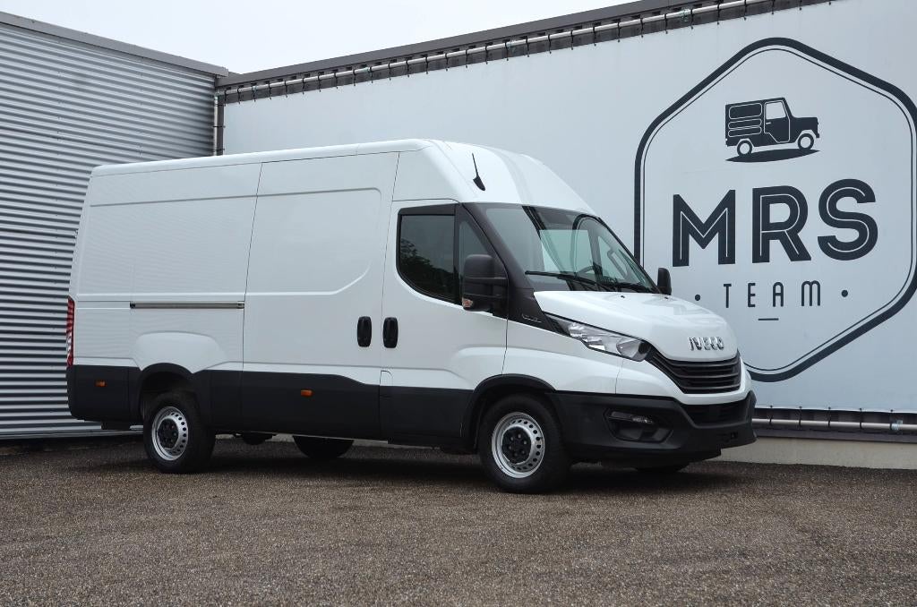 Iveco Daily 35S14- L3H2- A/C- Trekhaak sleep 3.5T- 24790+BTW, Auto's, 100 kW, Stof, Euro 6, 2287 cc