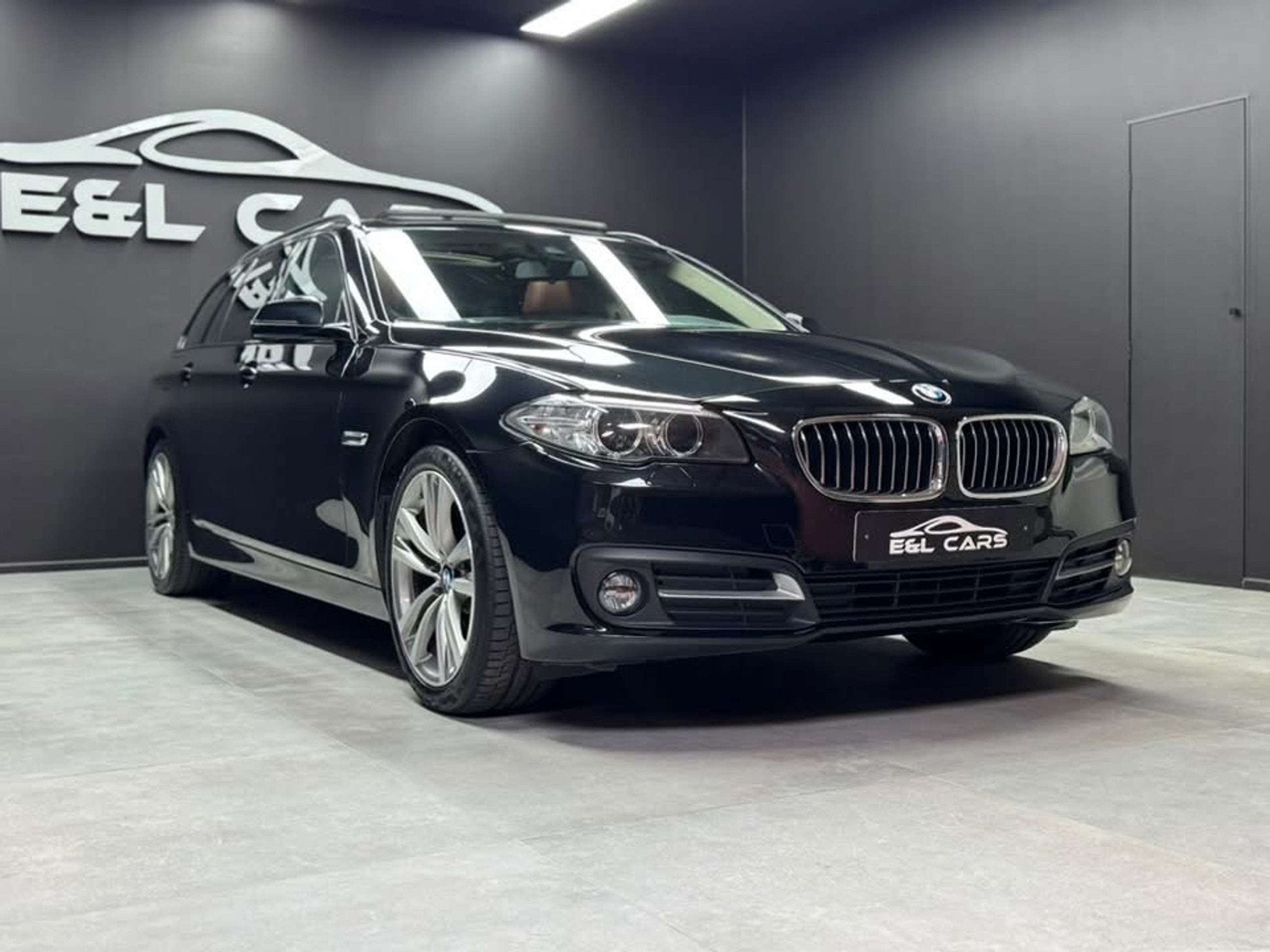 BMW 5 Serie 520 Touring 520 dA *12 mois de garantie*, Autos, BMW, Cuir, Entreprise, https://public.car-pass.be/vhr/bb385094-a68d-4b32-96ef-b99ff07c5263
