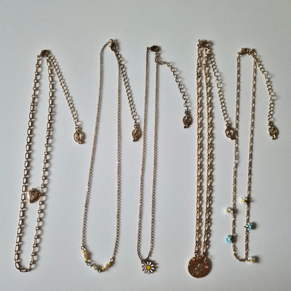Ensemble de colliers, Stradivarius, Enlèvement ou Envoi, Utilisé, Autres matériaux
