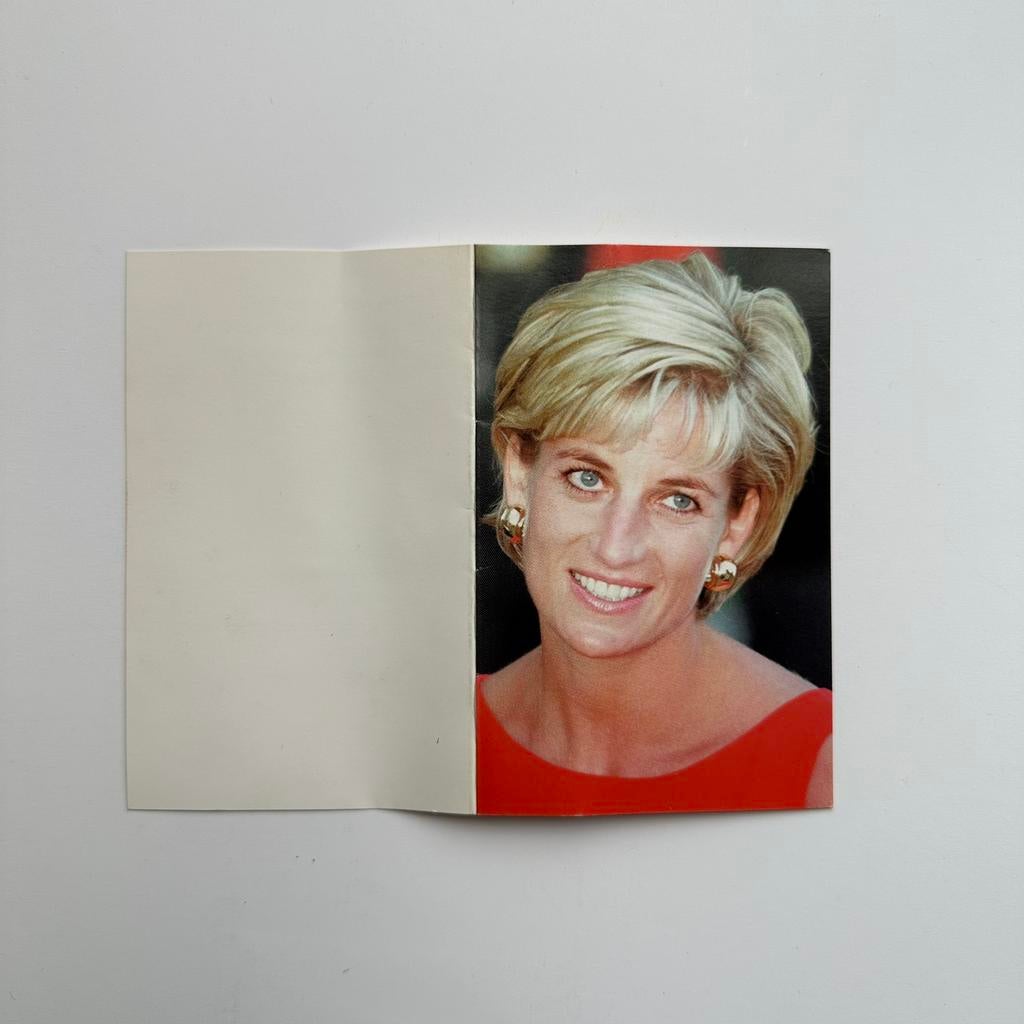 Lady Diana carte souvenir officielle décès 1997, Verzamelen, Verzenden, Zo goed als nieuw, Kaart, Foto of Prent