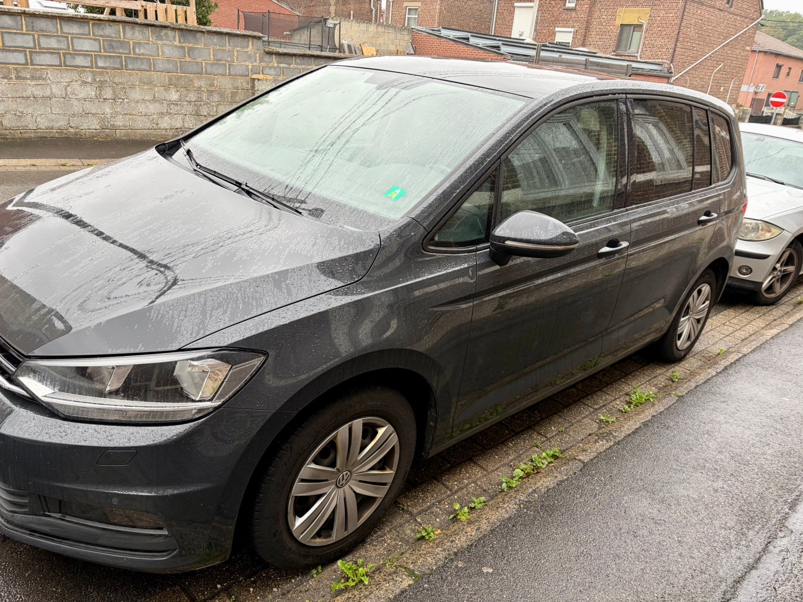 VW TOURAN 1.6TDI EURO6B 5 PLACES! Carnet dentretien, Autos, Achat, Euro 6, 5 portes, Diesel