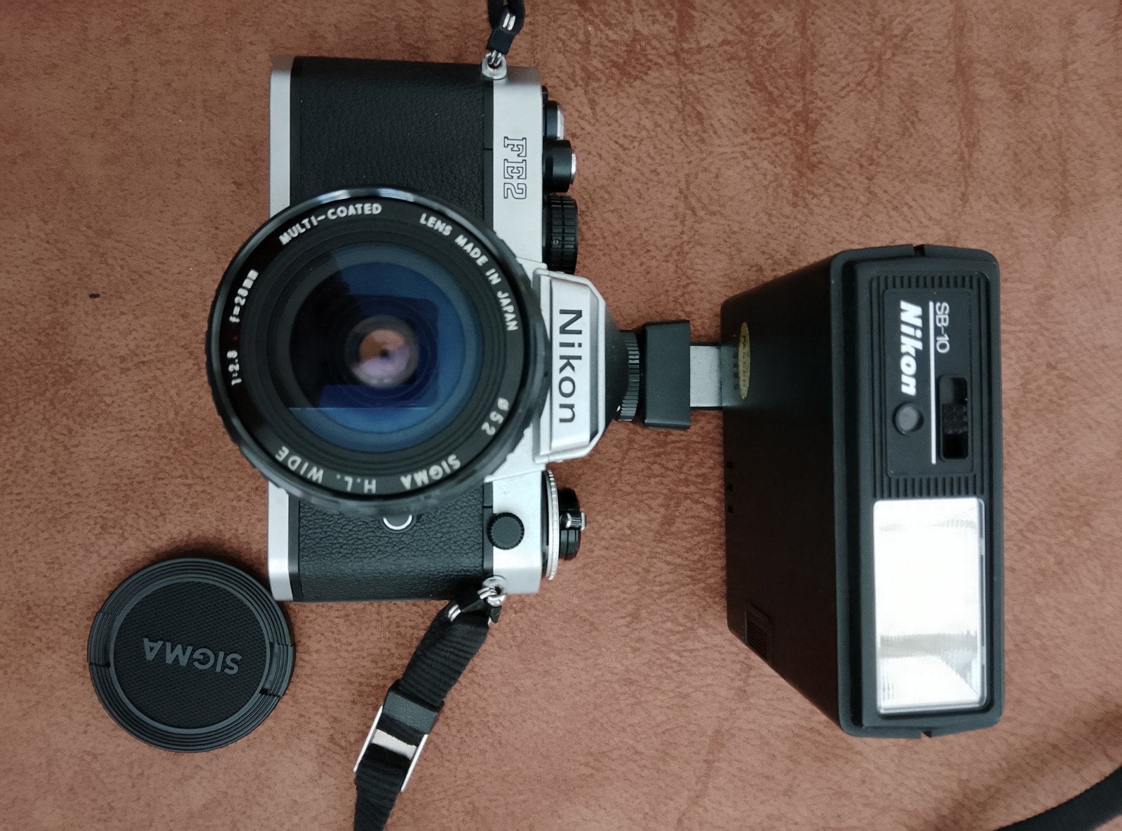 Appareil photo Nikon FE2, objectif Sigma 28 mm, flash SB-10, Enlèvement ou Envoi, Nikon