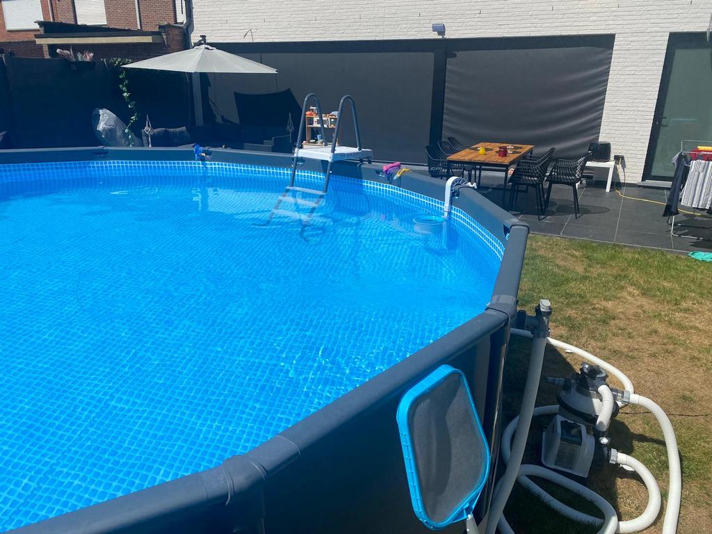 Intex opzetzwembad 4,88x1,22m + zandfilterpomp + accesoires, Ophalen, Gebruikt, Opzetzwembad