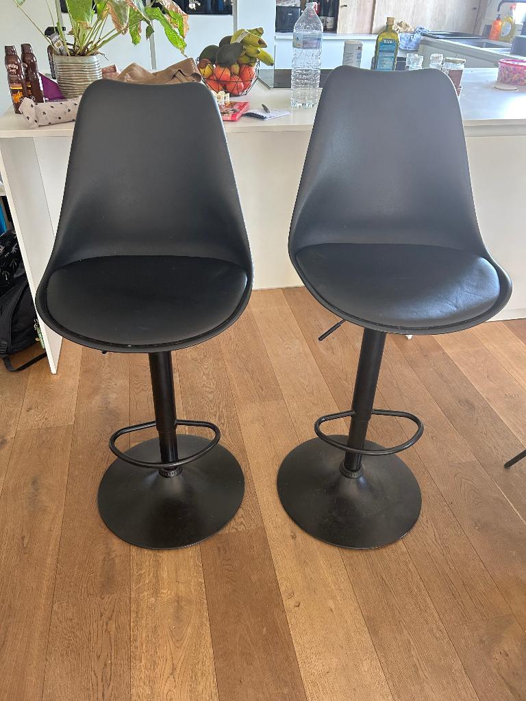 2 Zwarte barkrukken, Huis en Inrichting, 2 krukken, Ophalen, Gebruikt, 60 tot 90 cm