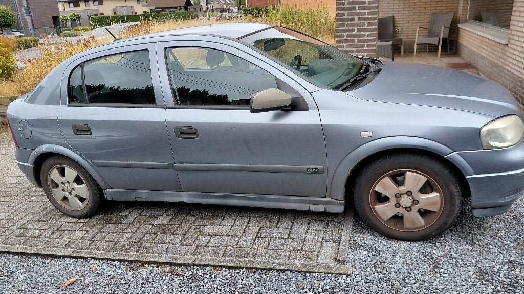 astra 1.8 automaat, Auto's, Opel, Stof, Zwart, 4 cilinders, Blauw