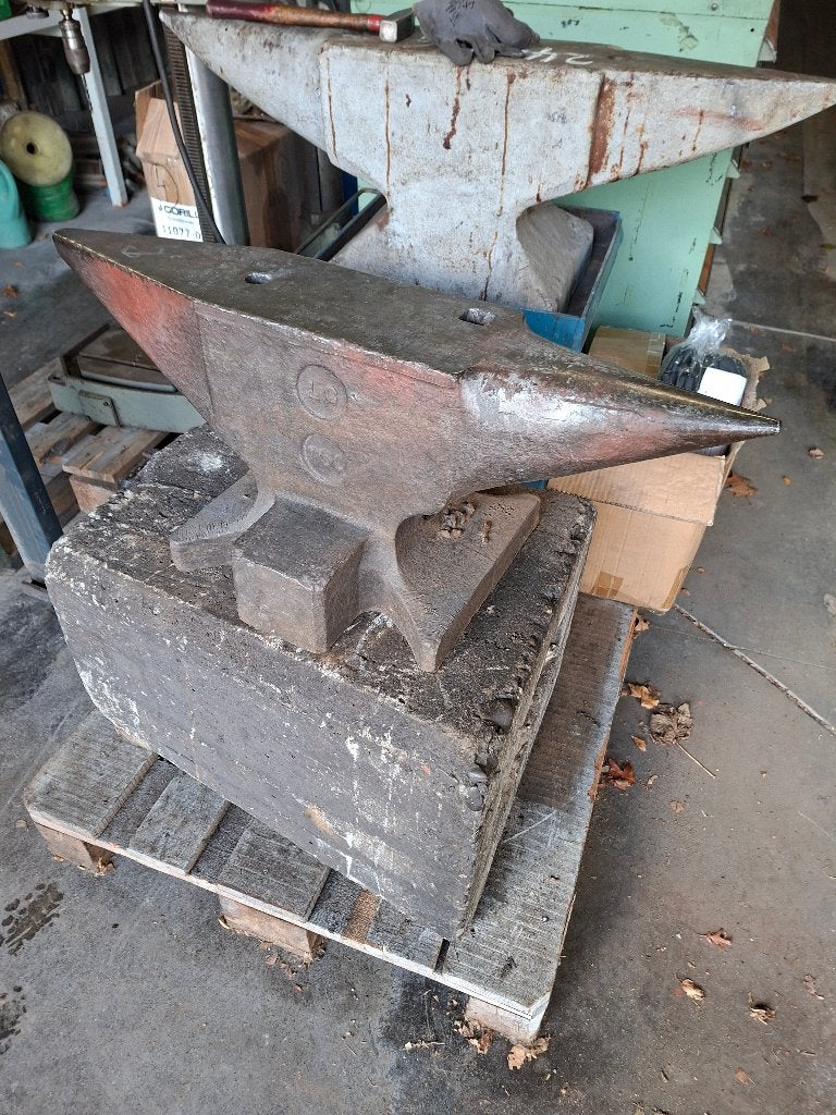 aambeeld met stut 150 kg, Doe-het-zelf en Bouw, Ophalen, Gebruikt