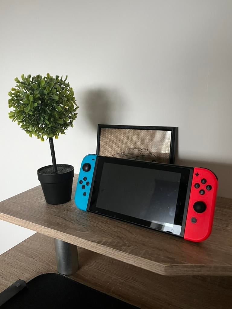 Nintendo Switch complète — comme neuve et accessoires, Enlèvement, Comme neuf, Avec 1 manette, Switch Original