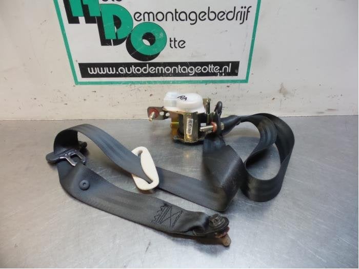 Ceinture de sécurité arrière droite d'un Hyundai Getz (Ge, -, 3 mois de garantie, Utilisé, Hyundai