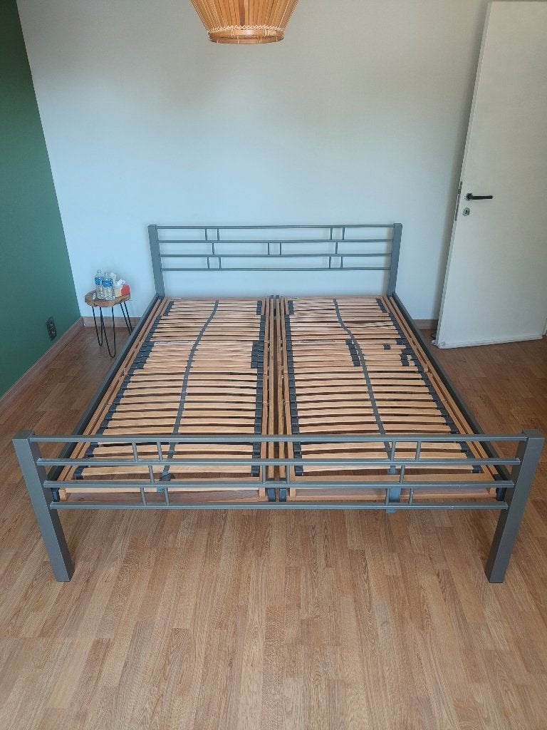 Bedframe 160 breed, Huis en Inrichting, Slaapkamer | Bedden, Ophalen, Tweepersoons, Metaal, Grijs