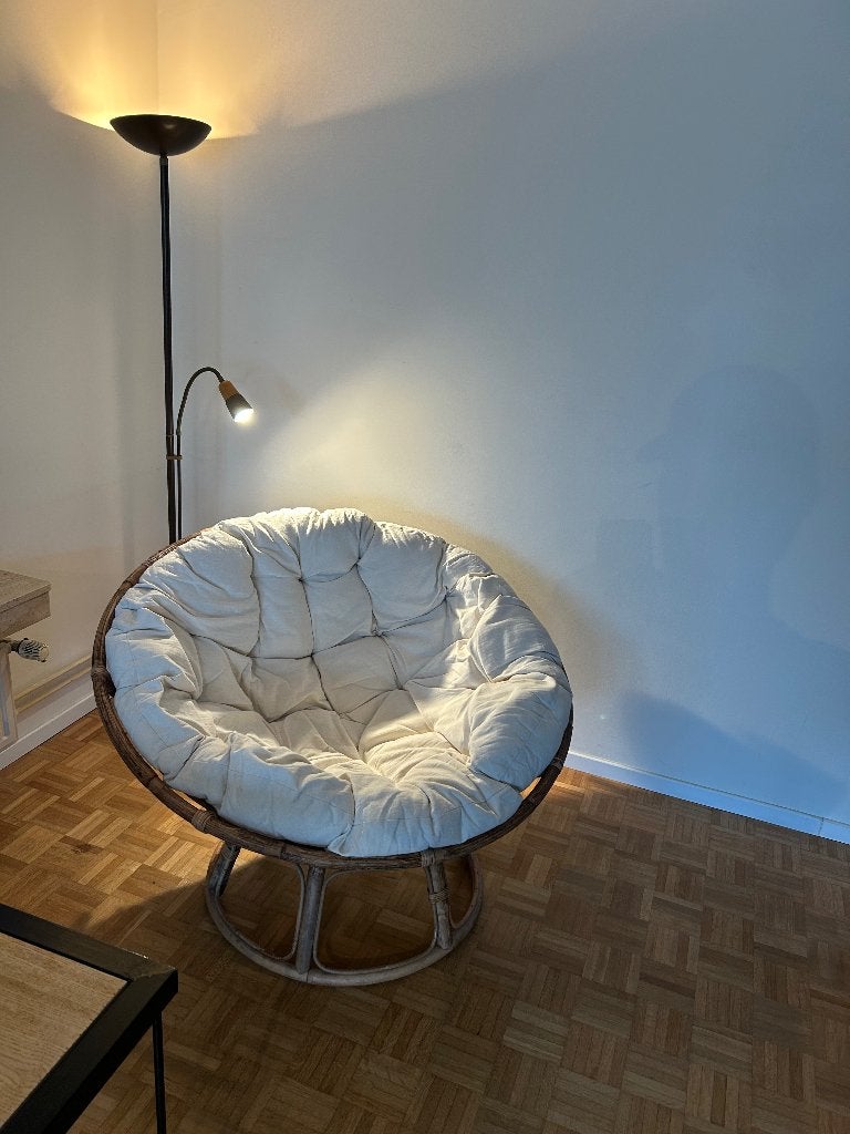 Rotan Papasan stoel / kuipstoel met dik crème kussen, Huis en Inrichting, Ophalen, Bruin, Zo goed als nieuw, Eén
