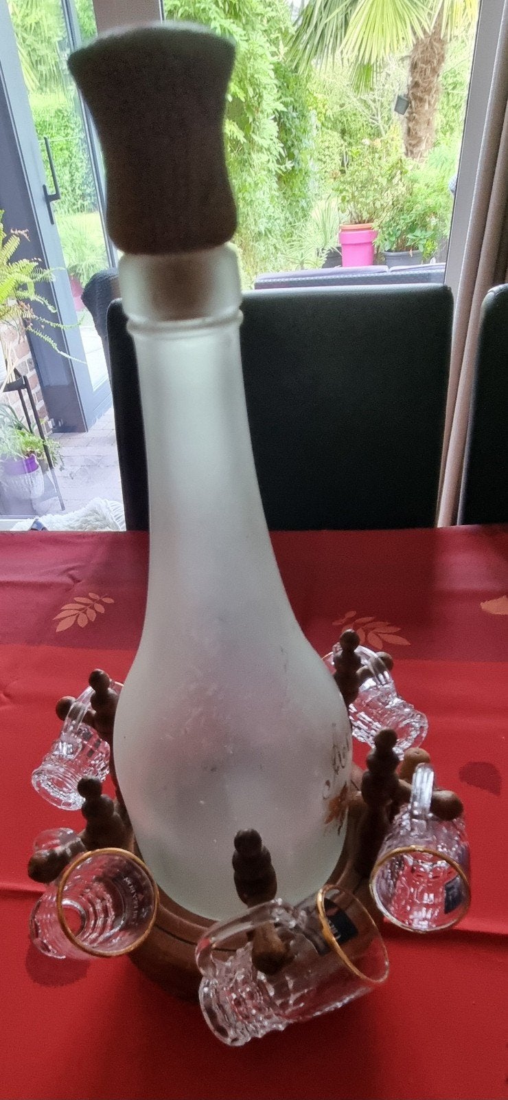 Zeer mooie fles  met 6 glaasjes, Ophalen