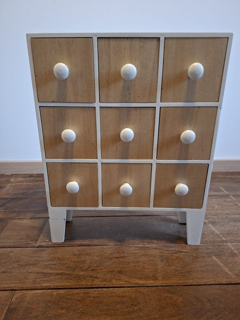 Houten opbergkastje, Ophalen