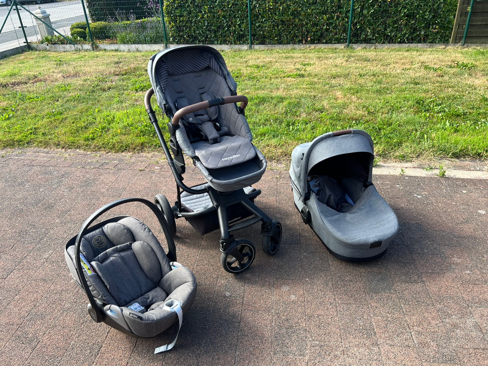 EasyWalker 3-in-1 Kinderwagen Harvey³ Premium Diamond Grey, Kinderen en Baby's, Verstelbare duwstang, Zo goed als nieuw, Ophalen