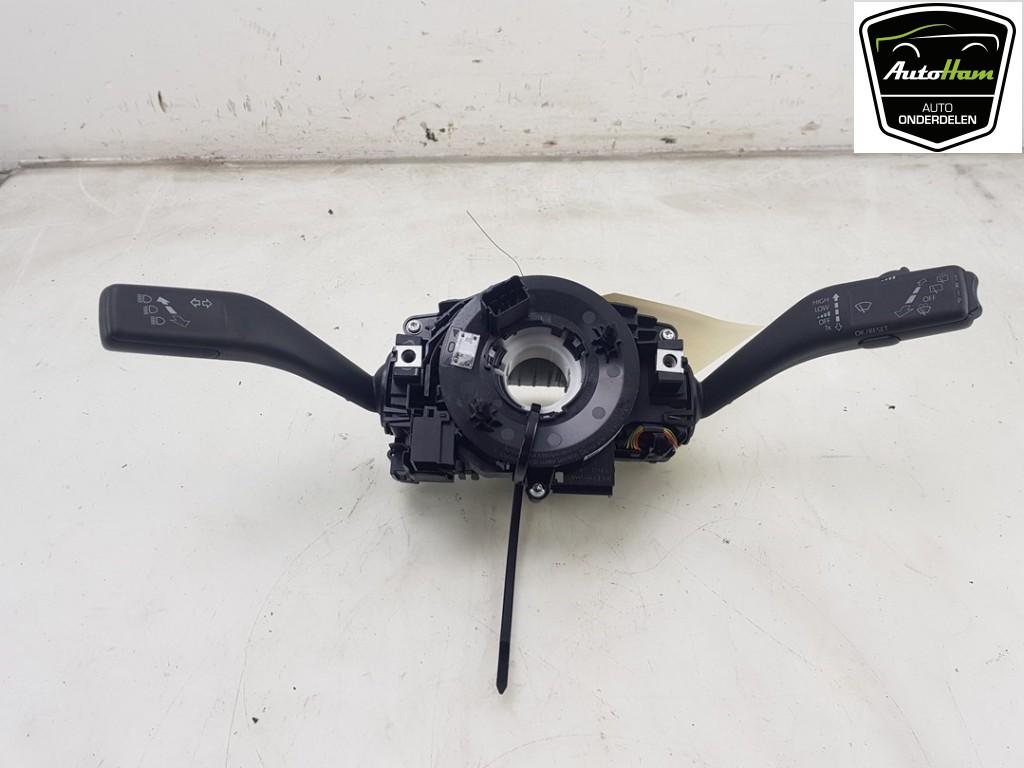 COMBINE COMMODO Volkswagen Up! (121) (01-2011/11-2023), Utilisé, Volkswagen