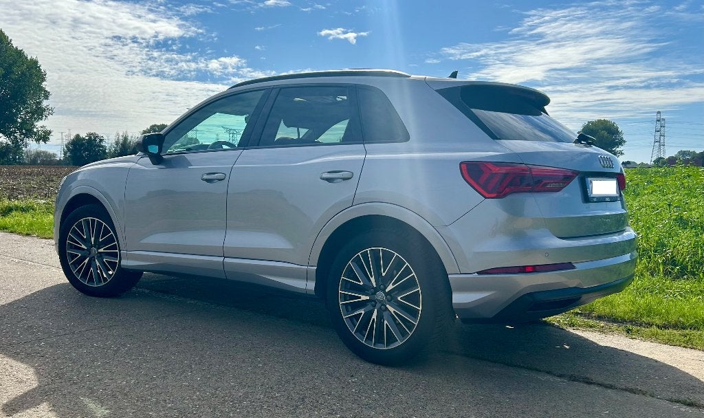Audi Q3 35 tfsi Automaat, panodak, shadow look, Full option, Auto's, Dealer onderhouden, 4 cilinders, Verwarmde buitenspiegels