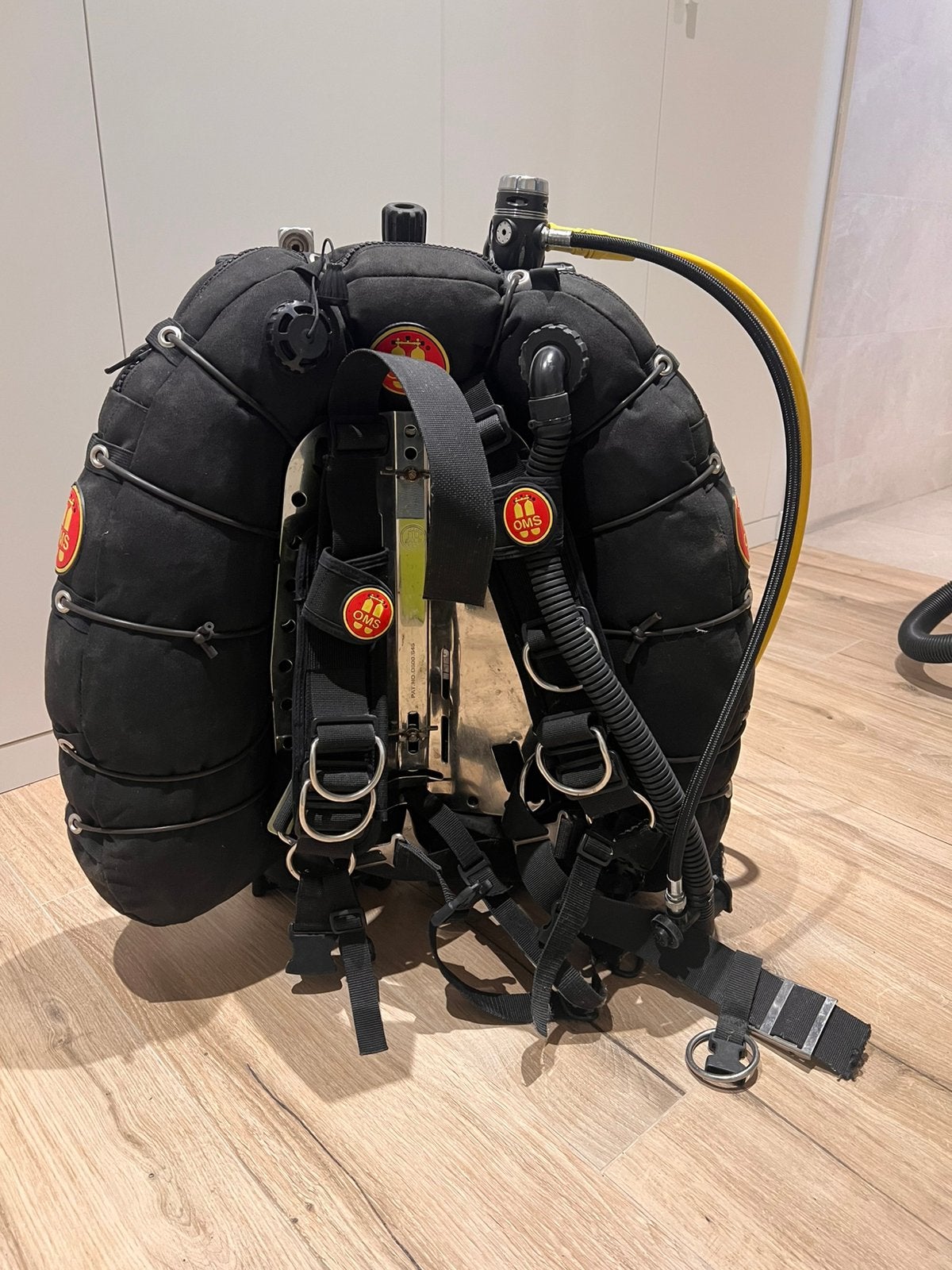 Duikflessen 2 x 10 liter met OMS wing,harnas,backplate, Ophalen, Zo goed als nieuw