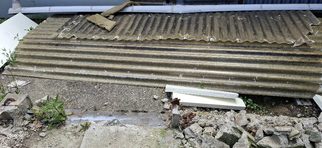 Plaque en plastique, Enlèvement, Utilisé