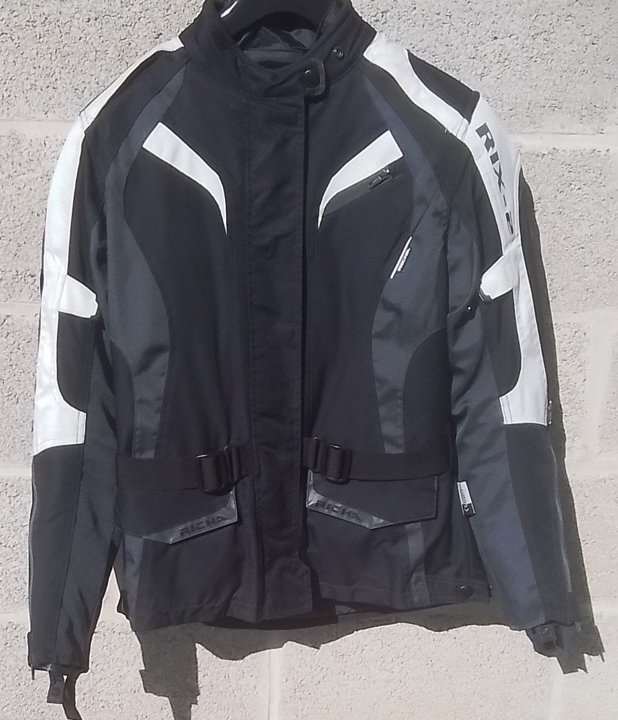 blouson de moto femme, Enlèvement