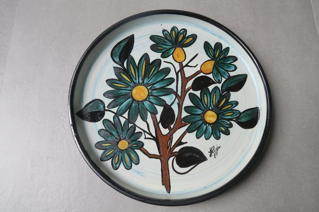 Plat fleuri en céramique Rigo Bruxelles 33 cm, Enlèvement ou Envoi