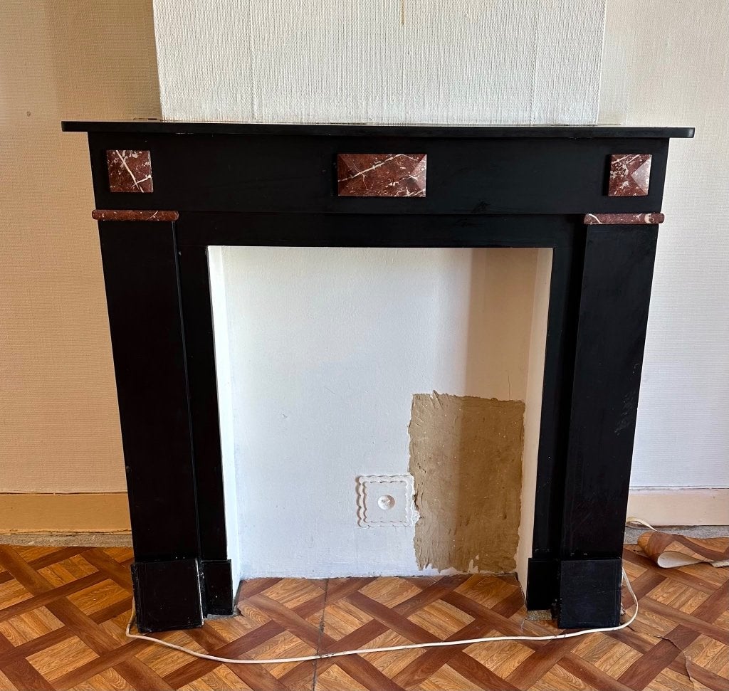 Décor de cheminée, Enlèvement