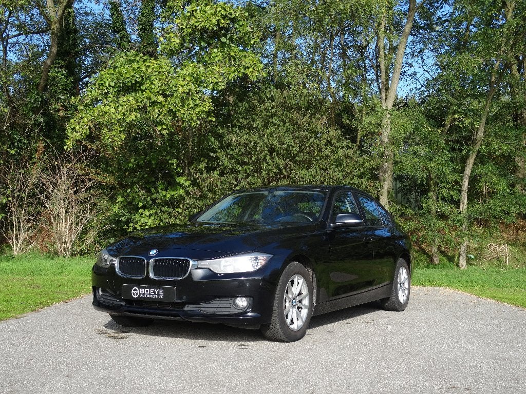 BMW 316i F30 2014, Autos, Achat, Entreprise, Boîte manuelle, Noir