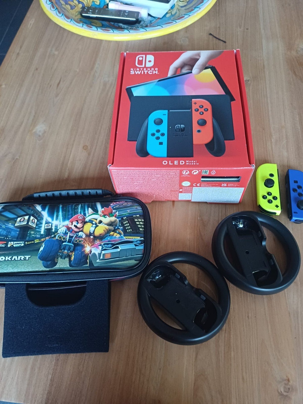 Nintendo Switch Oled console met extra accessoires, Ophalen, Gebruikt, Met 3 controllers of meer, Switch OLED