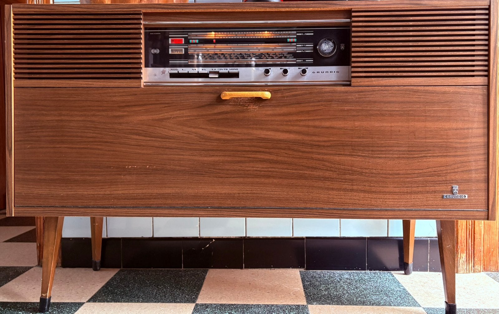 Prachtig Vintage Radiomeubel Grundig Mandello de Luxe 2 1968, Enlèvement, Comme neuf, Radio