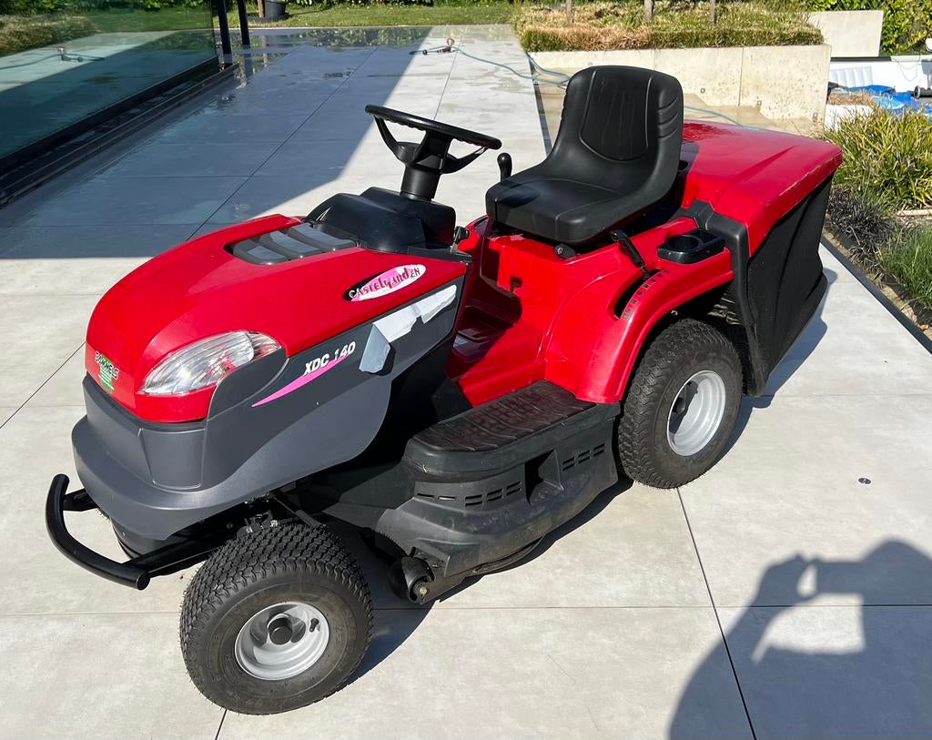 Zitmaaier Castle Garden XDC 140 - goede staat, Tuin en Terras, Zitmaaiers, Ophalen, Zo goed als nieuw, Opvangbak