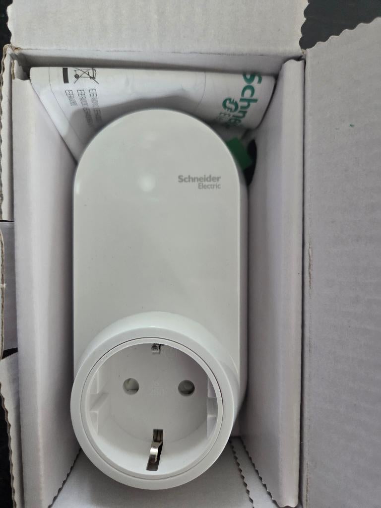 Schneider SmartPlug (EER40010), Elektronische apparatuur, Ophalen of Verzenden, Nieuw