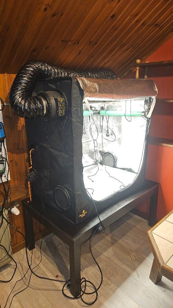 GROS kit culture indoor tente + led 200w + beaucoup matériel, Enlèvement, Utilisé, Tente de culture