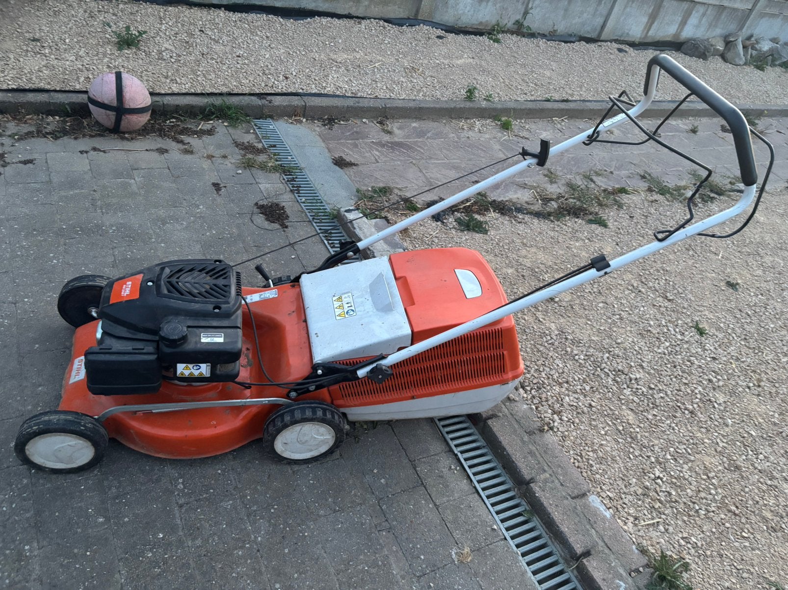 stihl grasmaaier zelftrekker, Tuin en Terras, Ophalen, Zo goed als nieuw