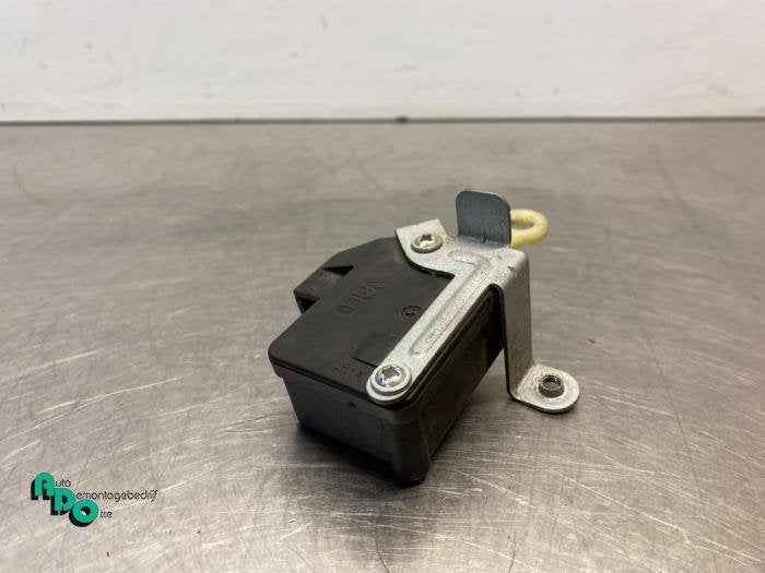 Moteur de verrouillage clapet réservoir d'un Toyota Aygo (A, Autos : Pièces & Accessoires, -, 3 mois de garantie, Toyota, Utilisé