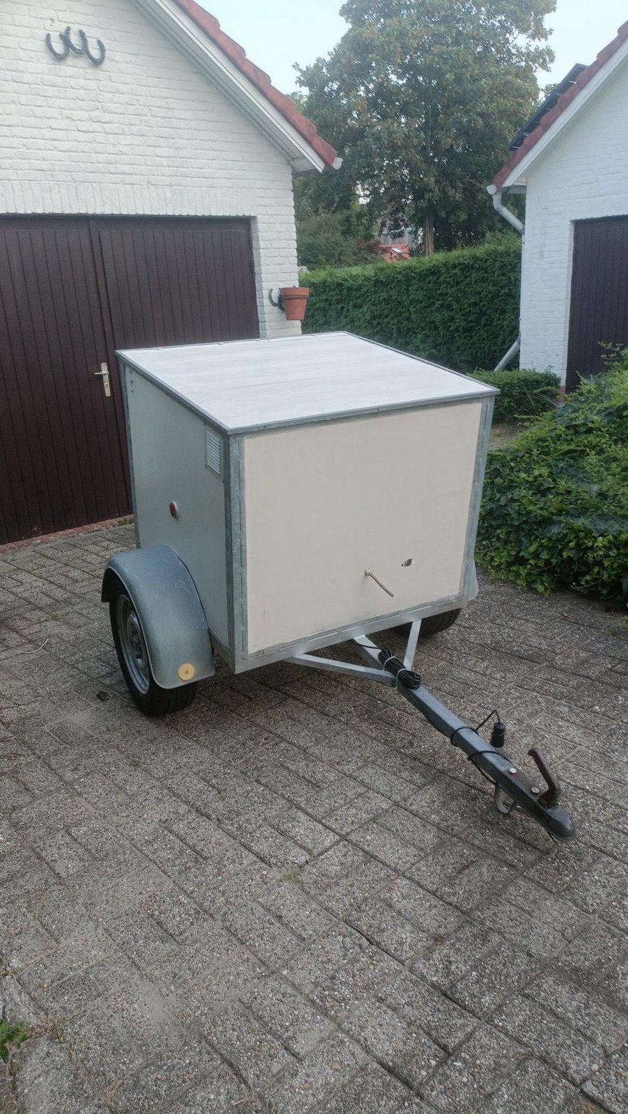 Aanhangwagen, Ophalen, Zo goed als nieuw