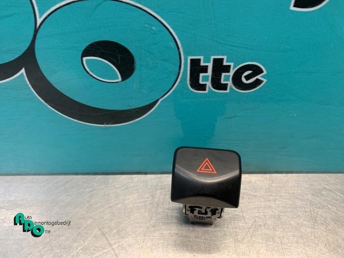 Commutateur éclairage d'urgence d'un Nissan Note (Note 06-), -, 3 mois de garantie, Utilisé, -